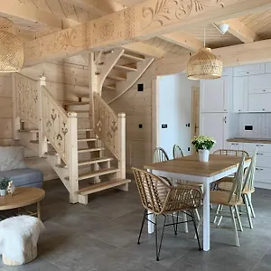 https://uroczy-drewniany-domek-domki-pod-brzegiem.zakopanehotels.org
